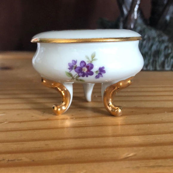 Vintage Limoges Castle France trinket box - Picture 3 of 5